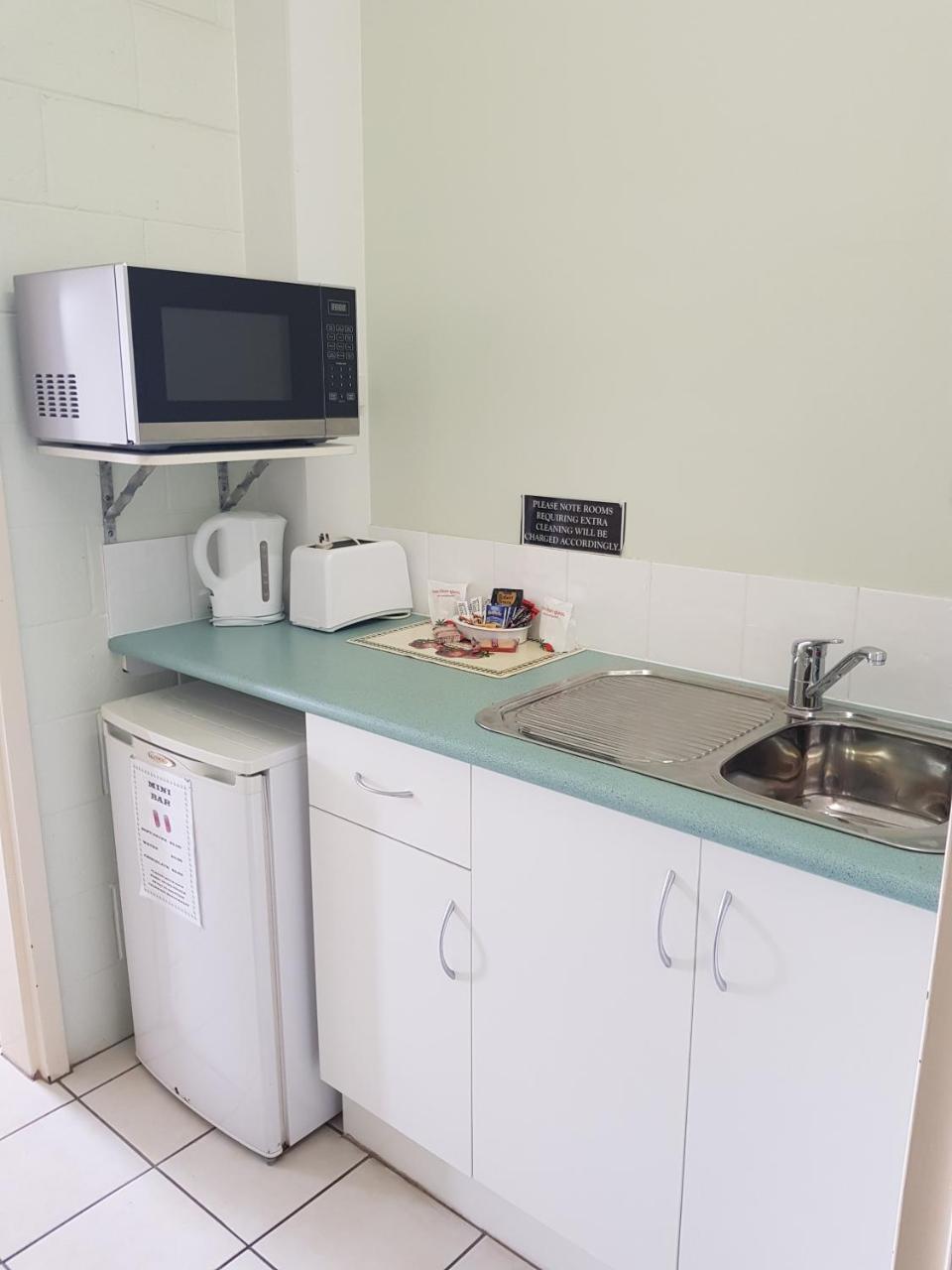 Harbour Lodge Motel Гладстон Екстериор снимка