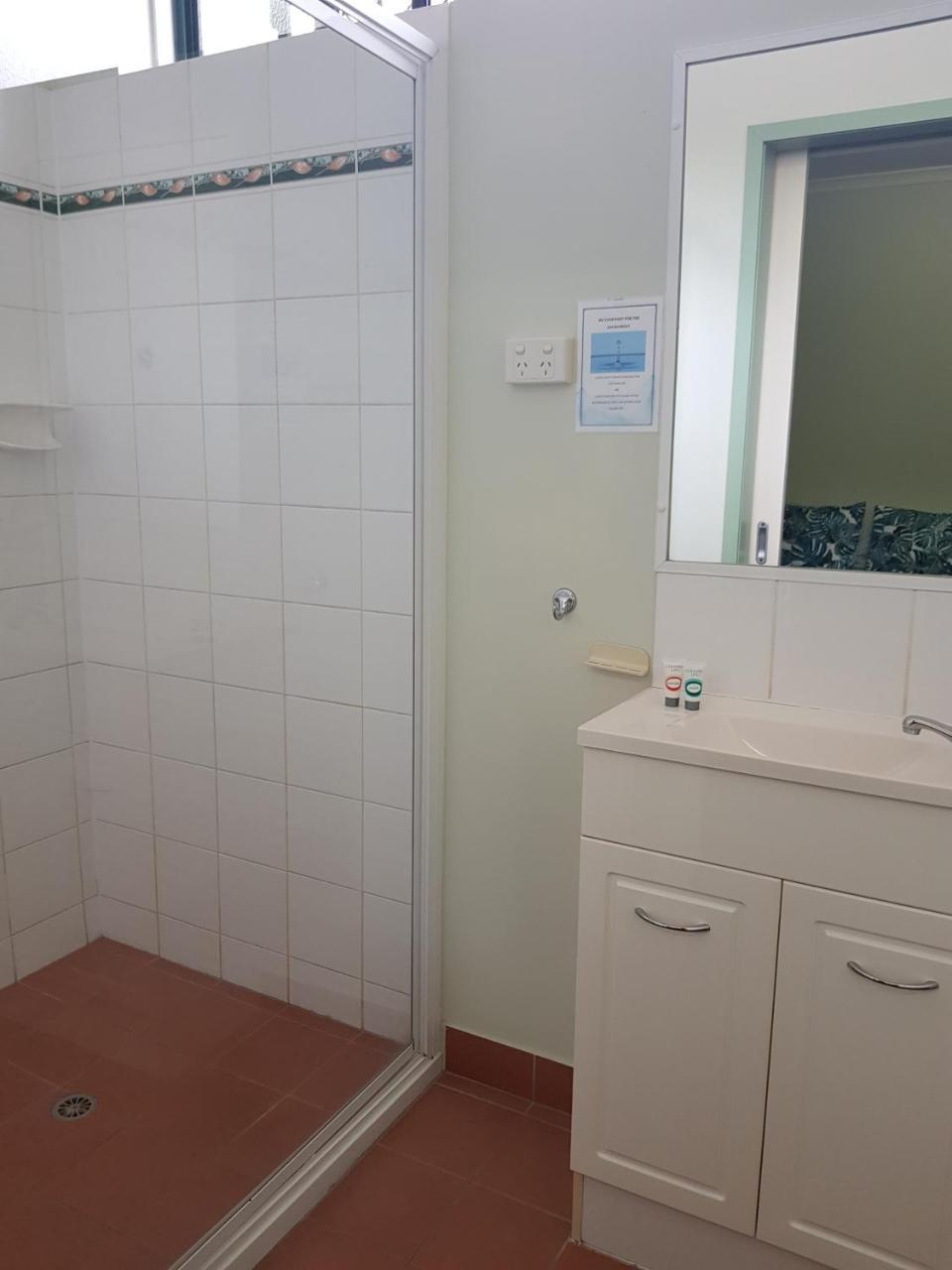 Harbour Lodge Motel Гладстон Екстериор снимка