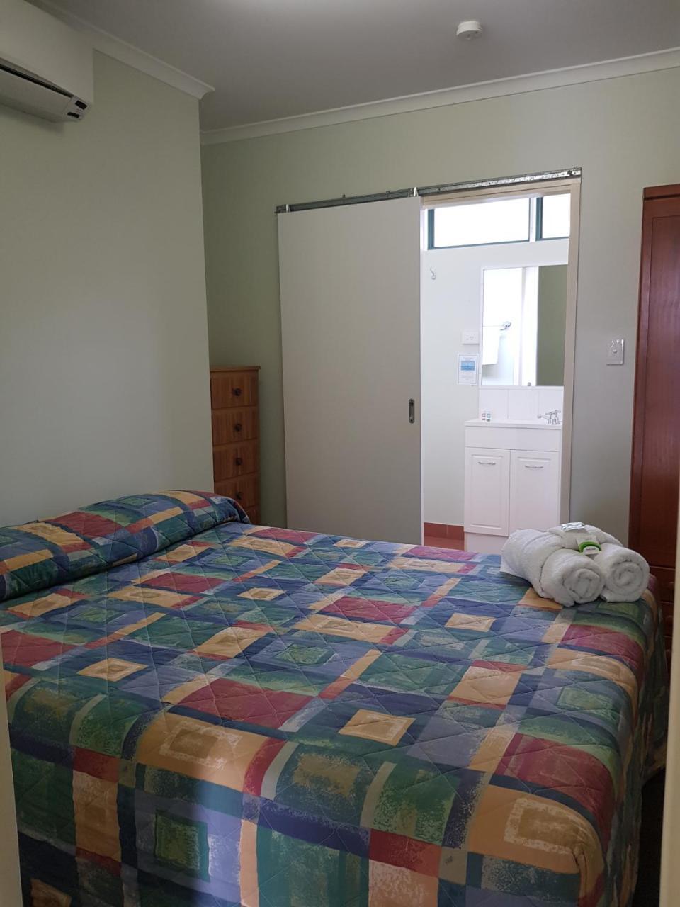 Harbour Lodge Motel Гладстон Екстериор снимка